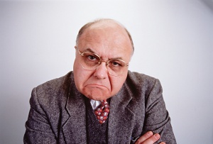 Turn website visitors to leads by helping them and clear any doubts which might have caused them to move to a competing busines.